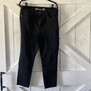 3/$15 Seven7 Mid Rise Skinny Jeans